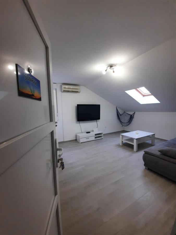 Apartments Luna ザダル エクステリア 写真