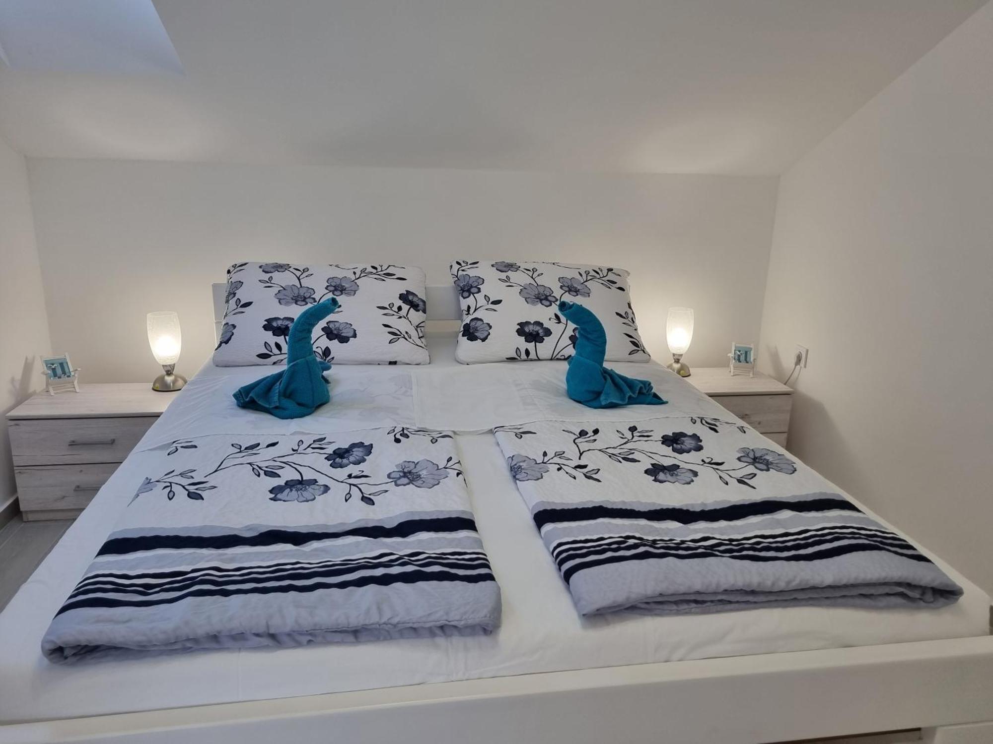 Apartments Luna ザダル エクステリア 写真